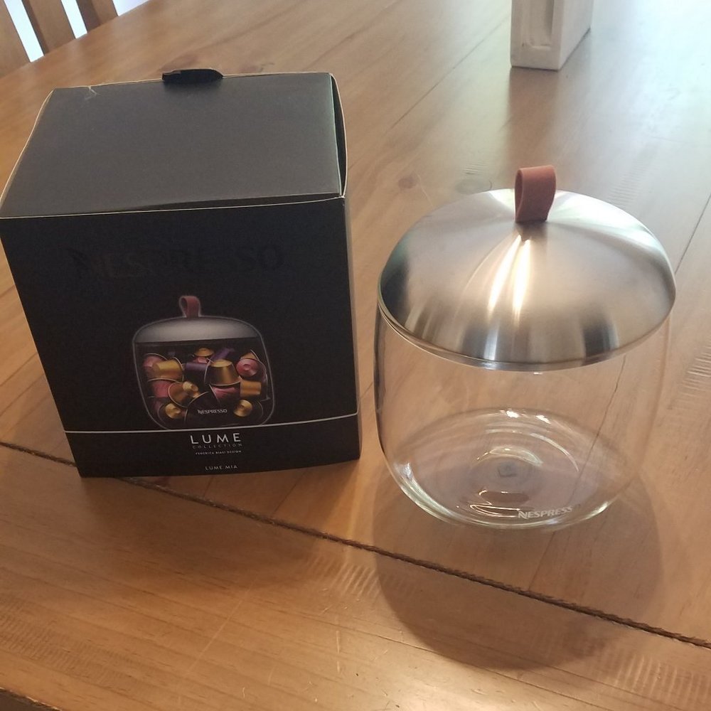 Nespresso lume mia capsule dispenser